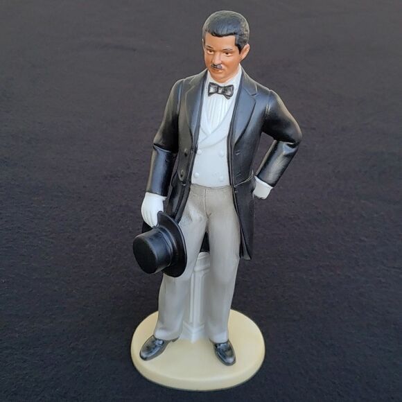 Vintage Homco Porcelain Man in Suit Tuxedo and Tie Tophat - #1479 "My William" - Picture 2 of 11